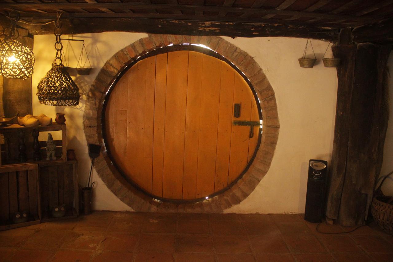 The Hobbit La Comarca Hotell Nueva San Salvador Eksteriør bilde