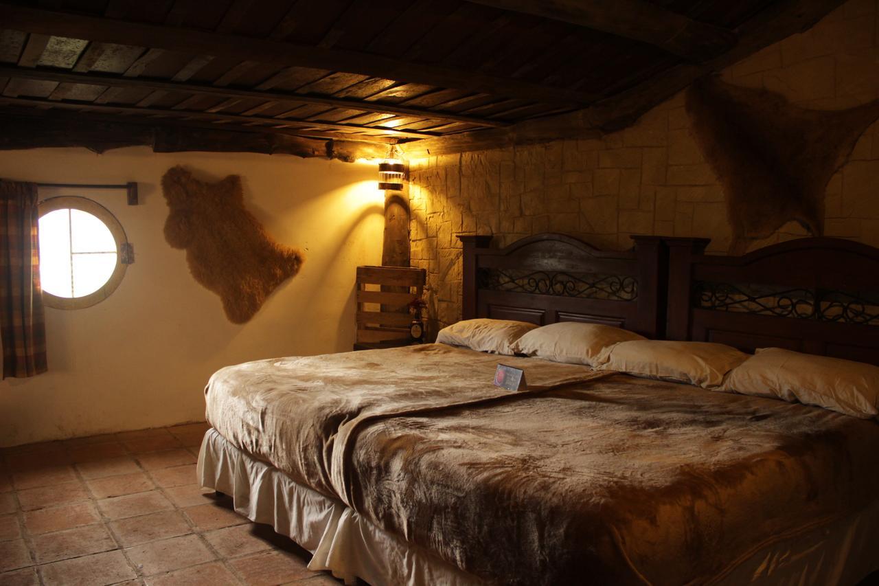 The Hobbit La Comarca Hotell Nueva San Salvador Eksteriør bilde